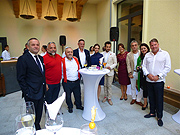 Die Gründer der Luxushotelkette: Familie Aygün mit Freunden (©Foto: Anke Sieker)